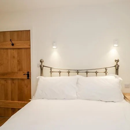 Cartwheel At Broadings Farm *