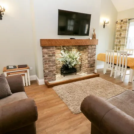 Cartwheel At Broadings Farm ウィットビー