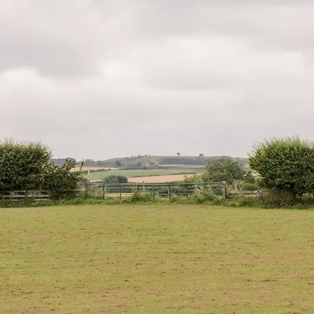 Cartwheel At Broadings Farm 惠特比